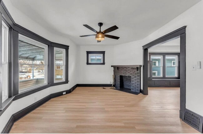 Photo - 246 E 156th St Unidad 1