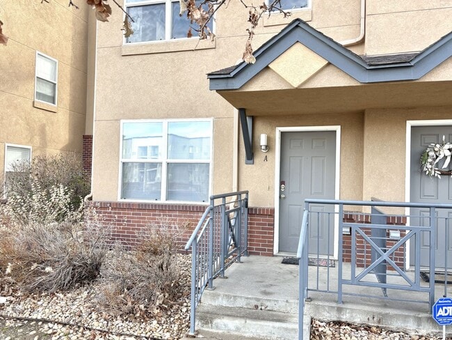 Photo - Newly updated 3bd 2.5 bath townhome for rent Aurora CO 80012