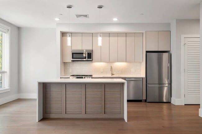 Photo - 3193 Washington St Unit 305