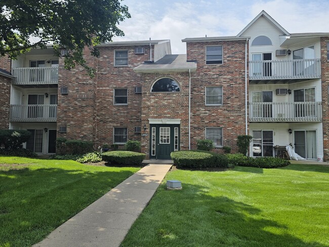 Building Photo - 4402 W Shamrock Ln