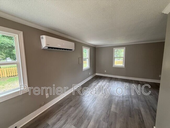 7596 Broad St Unit B