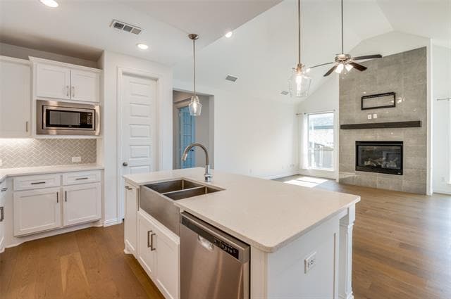 Building Photo - 1625 Daisy Corner Dr Rental
