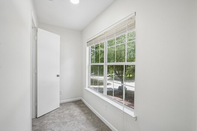 Photo - 4419 Crossvine Ave