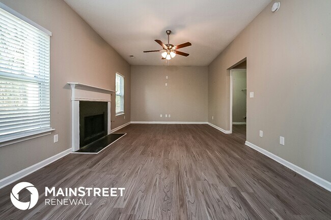 Photo - 541 Rosalind Terrace