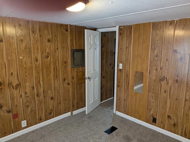 Photo - 2400 Oaklawn Blvd
