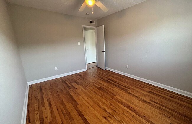 Photo - 596 Lowell Ave Unidad 596-01