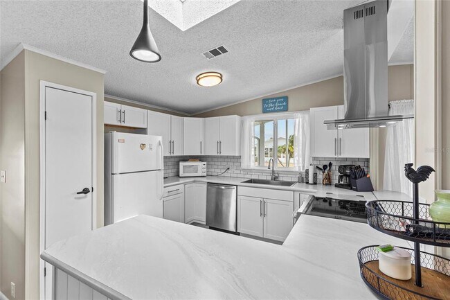 Photo - 611 La Jolla Cir