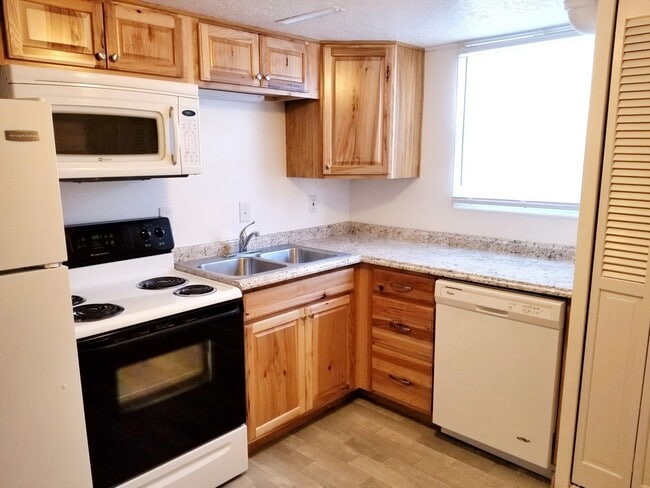 Photo - 85 Princeton Ave Unit B