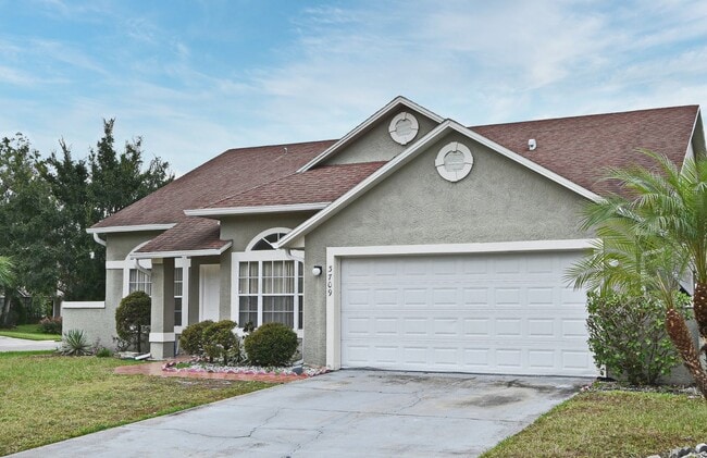 Building Photo - 1,850 Sq Ft 3-Bed, 2-Bath Orlando Home – L...