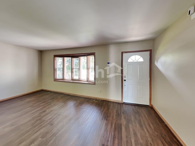 Photo - 6917 Monmouth Dr