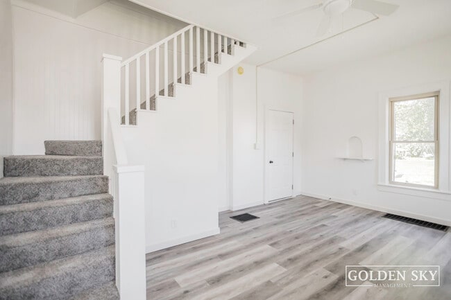 216 S Dill St Unit 1