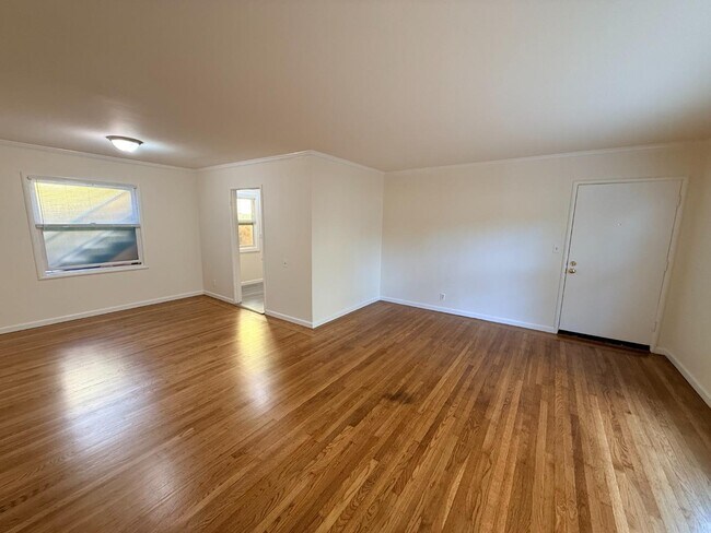 Photo - 816 Cowper St