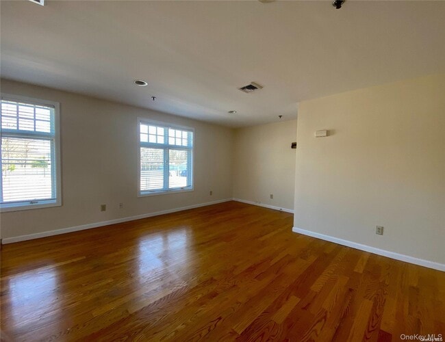 259 Glen Cove Ave Unit 255