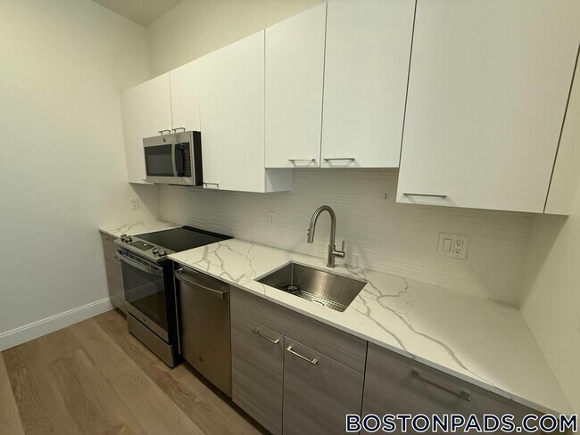 Photo - 1079 Commonwealth Ave Unidad 213