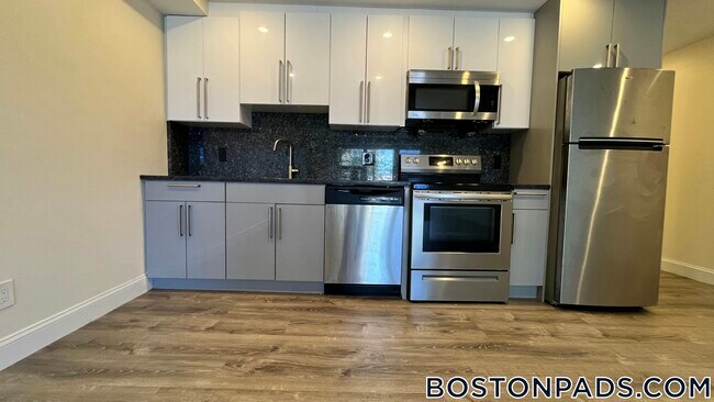 Photo - 1028a Commonwealth Ave Unit 205