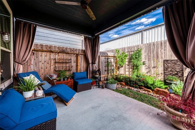 Photo - 1726 Summerlyn Ter Dr