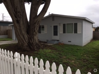 Building Photo - Cute Seaside Home