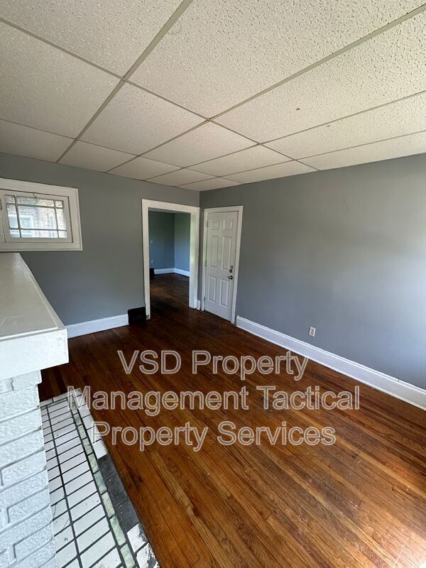 Photo - 3281 E 143rd St Unidad #1