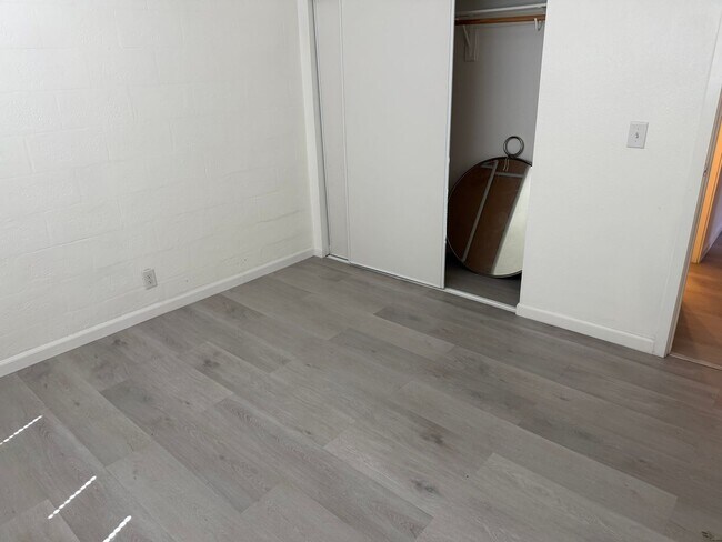 605 S Royal Crest Cir Unidad 19