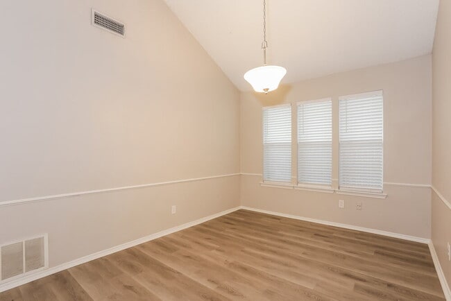 Photo - 5704 Stone Meadow Ln