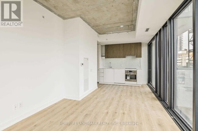 Photo - 161 Roehampton Ave Unité 1005