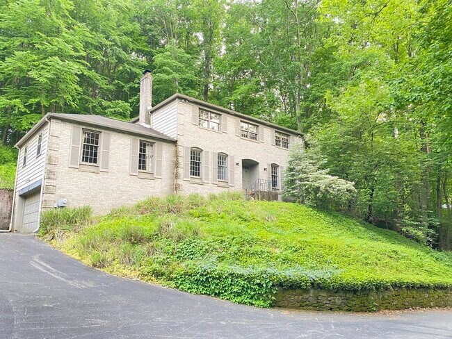 Photo - 1309 Centennial Rd