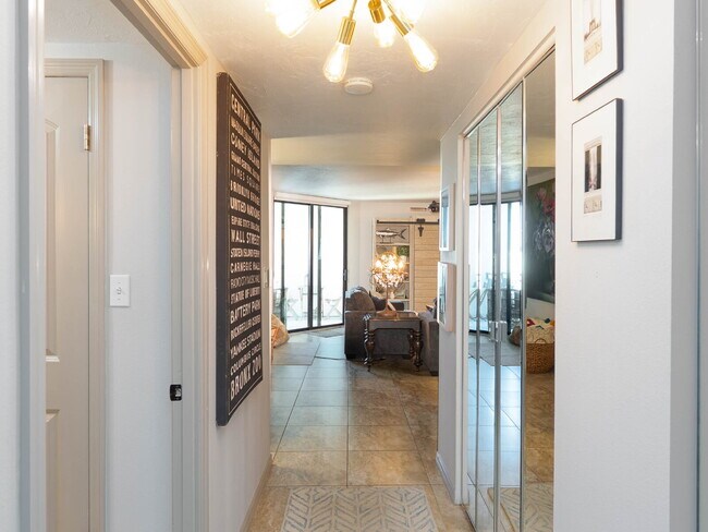 Photo - TURNKEY FURNISHED WATERFRONT RENTAL – Live the Island Life on Siesta Key Unidad 5E