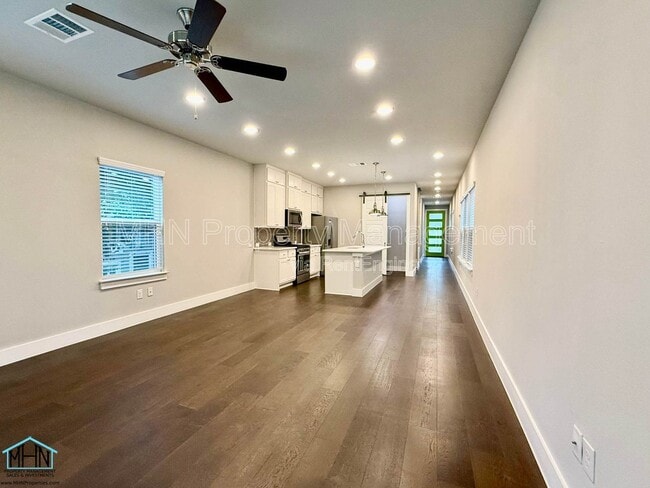 Photo - 447 Natalen Ave
