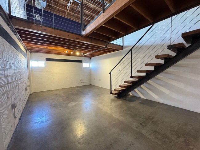 Photo - University/Nob Hill Studio