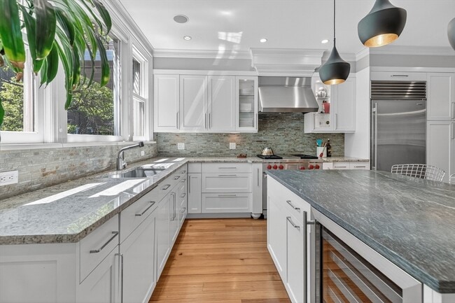 Photo - 48 Appleton St