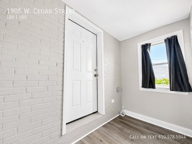 Photo - 1905 W Cedar St