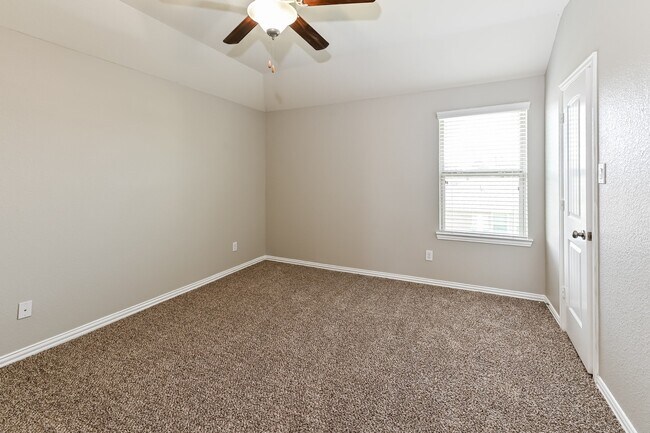 Photo - 4306 Apple Ln