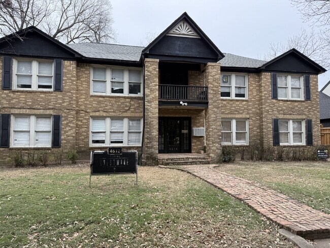 Building Photo - "Chic Urban Retreat: Cozy 1BR Gem in Dalla... Unit 5 Rental
