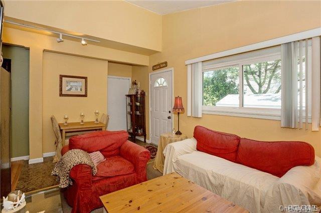 Photo - 843 Outlook Ave