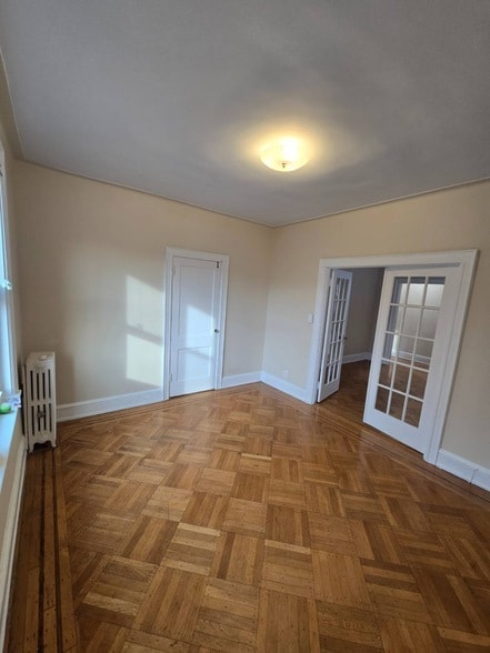 Photo - 51-23 47th St