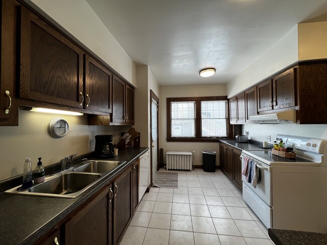 Photo - 819 10th Ave N