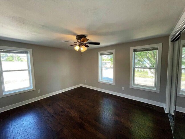 Photo - 212 E Washington St