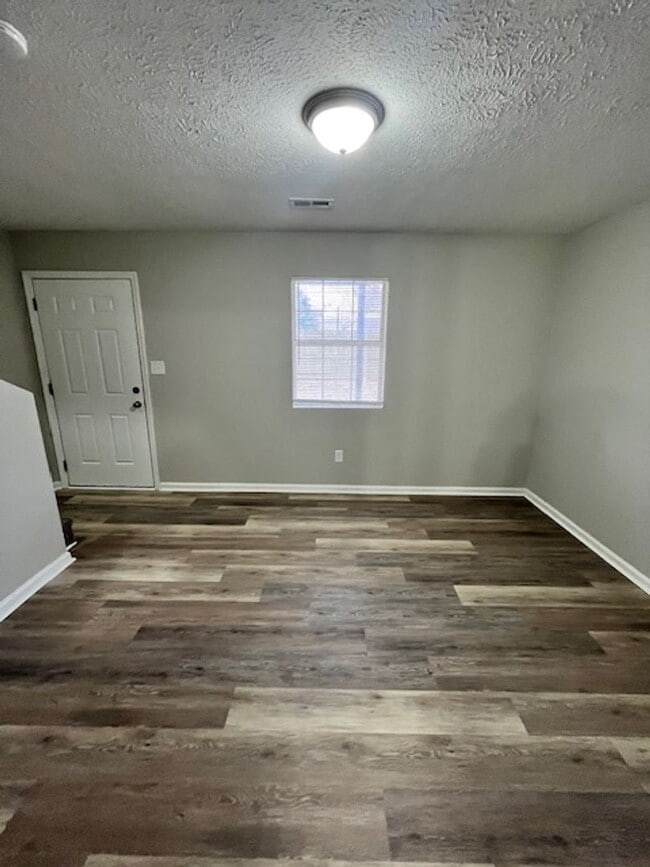 Photo - 2 Bedroom, 1.5 Bath Close to Berea College Unit 20