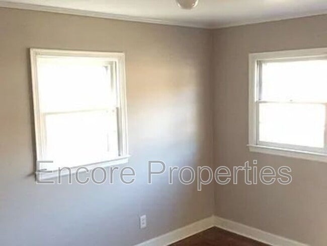Photo - 533 Spaulding St