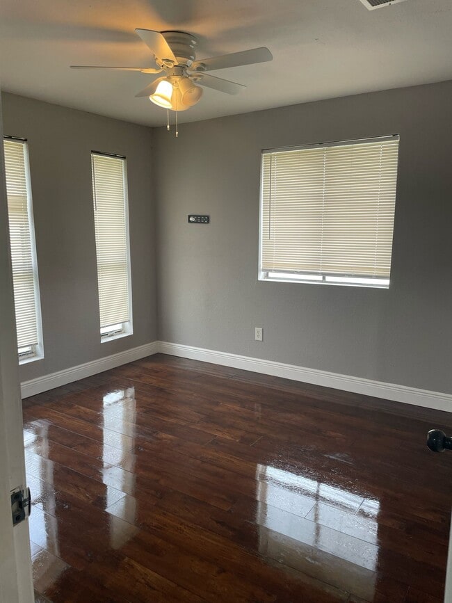 Photo - 2356 Lavender St