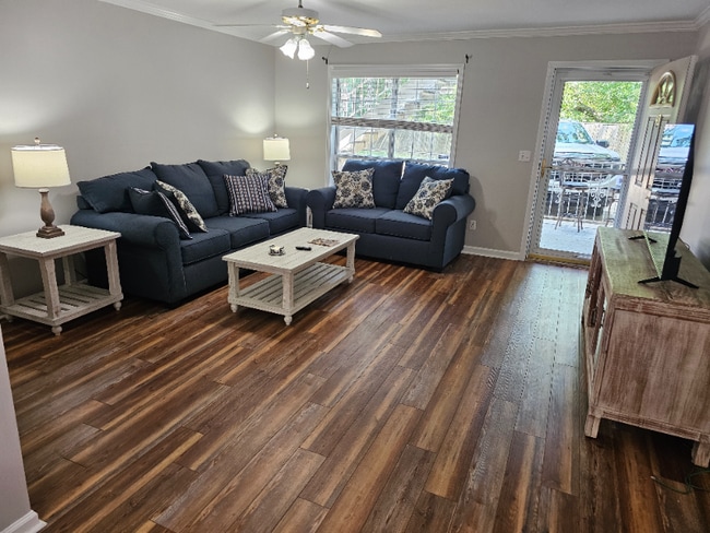 Photo - 904 N Montgomery St Unidad #43