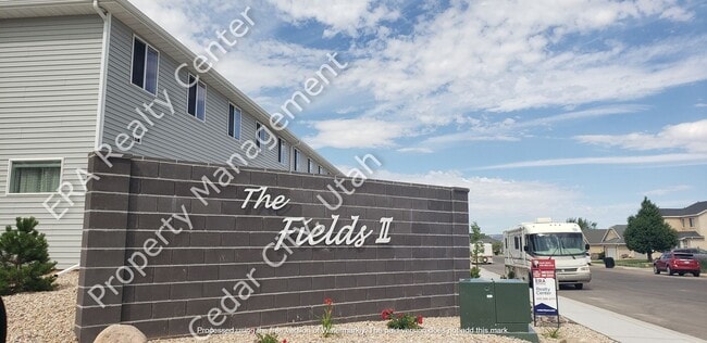 Photo - Move-In Discount - 3 Bedroom - 2.5 bathroom - in the heart of Cedar City!