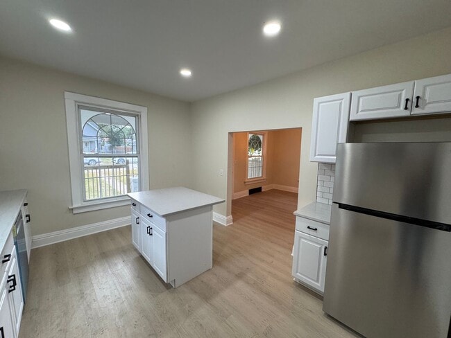 Photo - 4 bedroom with bonus room, 3 full bathroom...