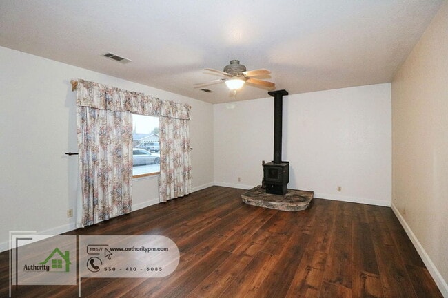 Photo - 2272 Wilson Ave