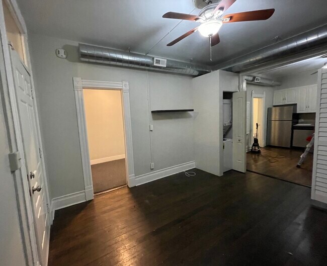 Photo - 826 N Winchester Ave