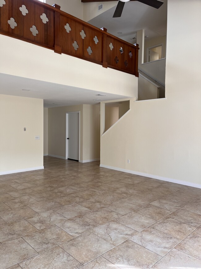 Living Room-Dining room - 130 E Shasta Ave Townhome