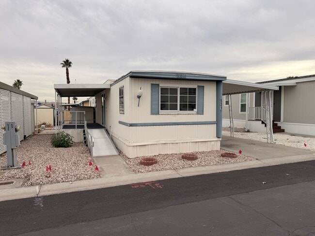 Building Photo - 3601 E Wyoming Ave