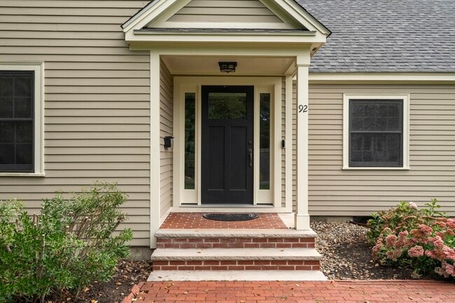 Photo - 92 Abbot St