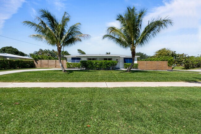 Photo - 549 Fairwind Dr