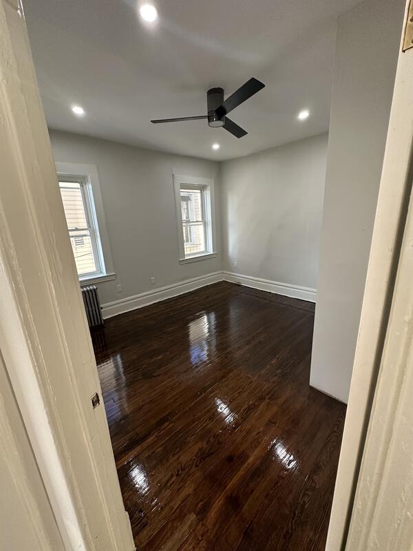 Photo - 115 N 5th Ave